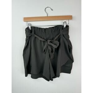 Athleta Skyline Paper Bag Gray Shorts Size 14 with Belt
